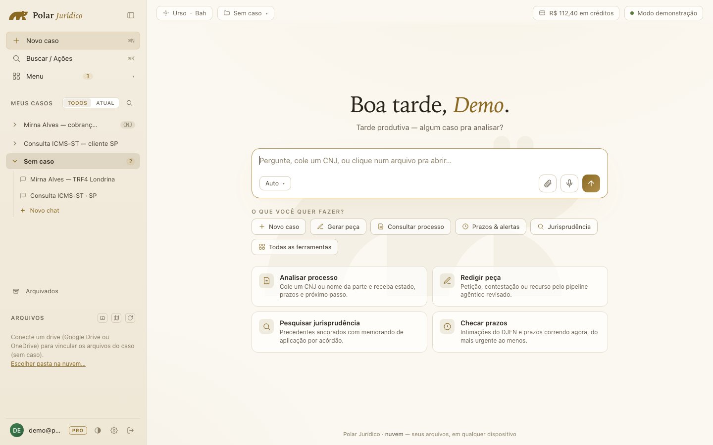 O Polar Jurídico aberto no computador do escritório, com os casos e o campo de pedido